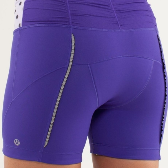 Lululemon Velo Vixen Padded Cycling Shorts